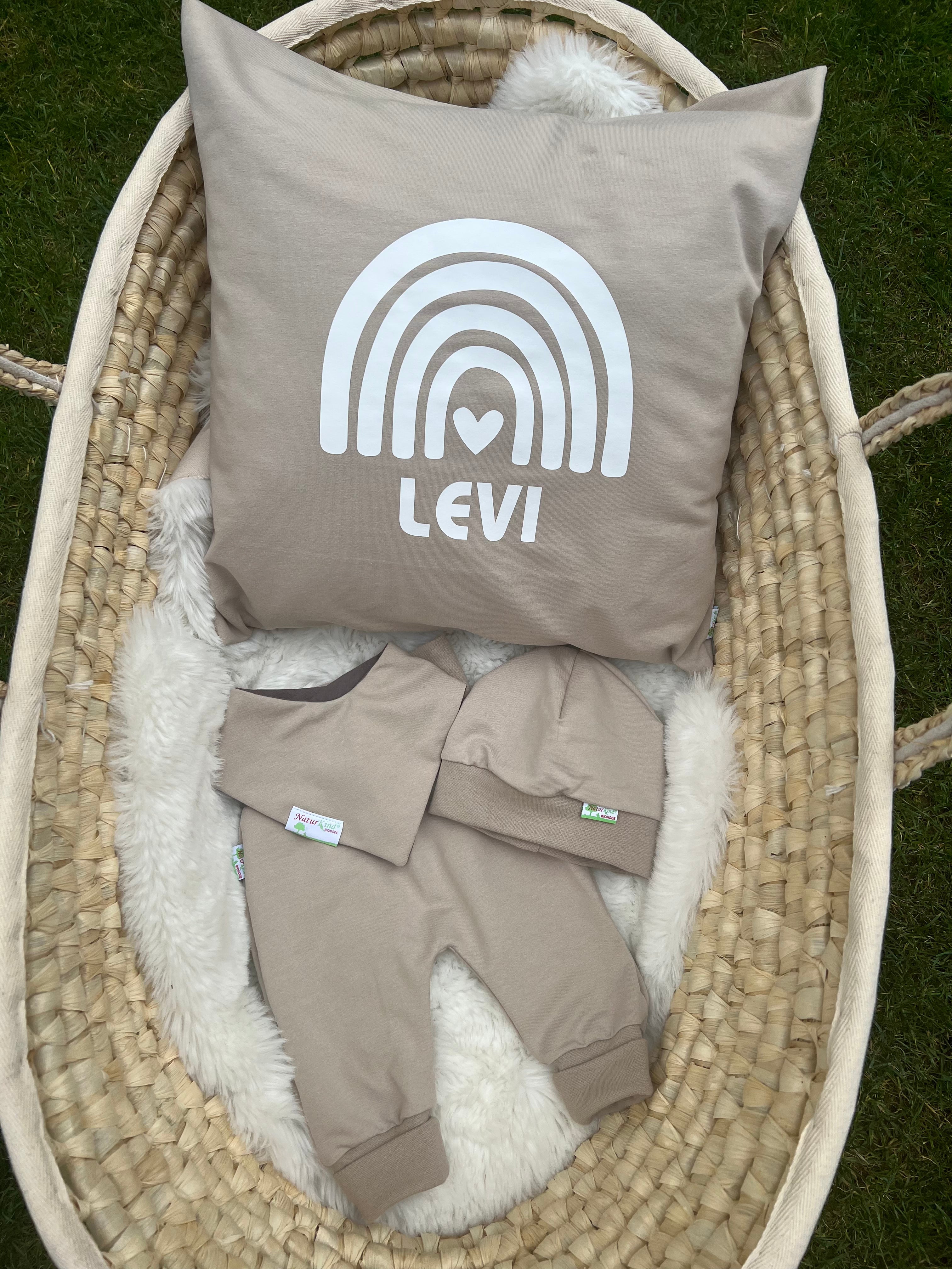 Kissen mit Namen Regenbogen beige