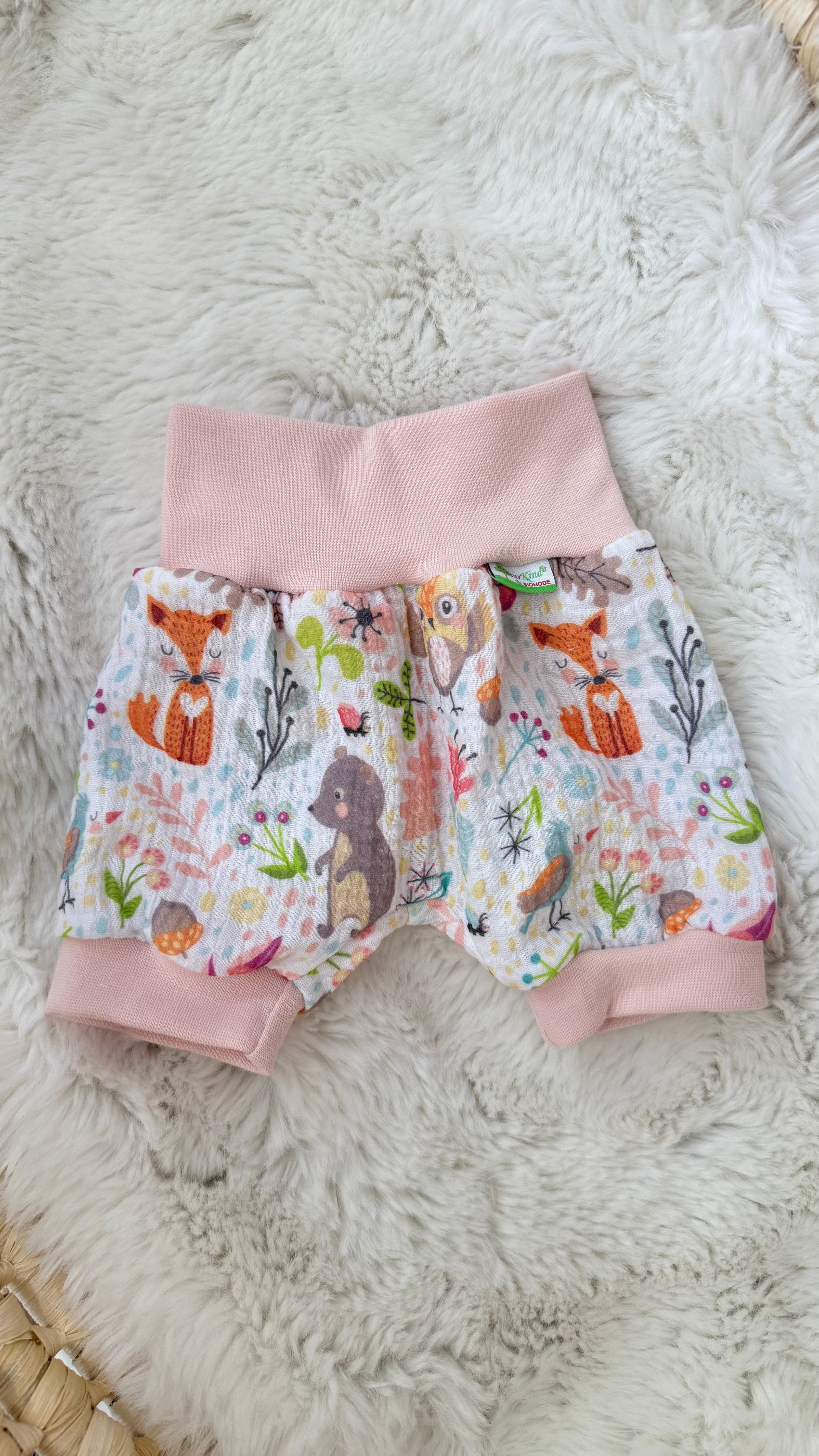 Kurze Mitwachshose Musselin Waldtiere peach