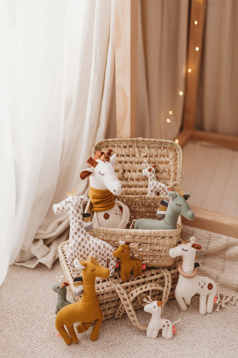 Kikadu Greifling Giraffe oliv