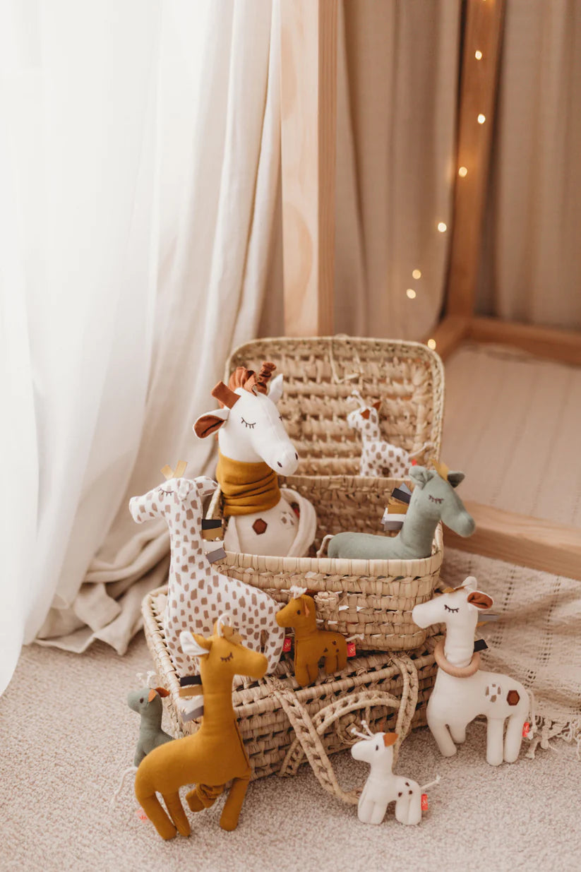 Kikadu Greifling Giraffe oliv
