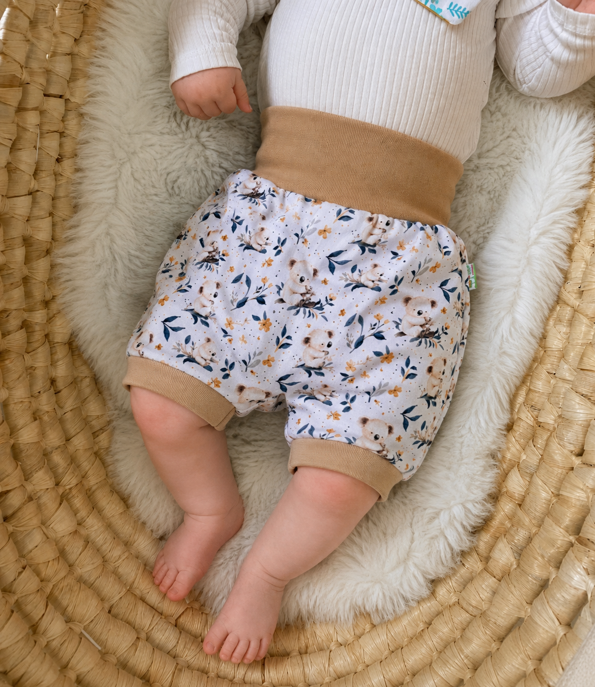 Kurze Mitwachshose Koala beige