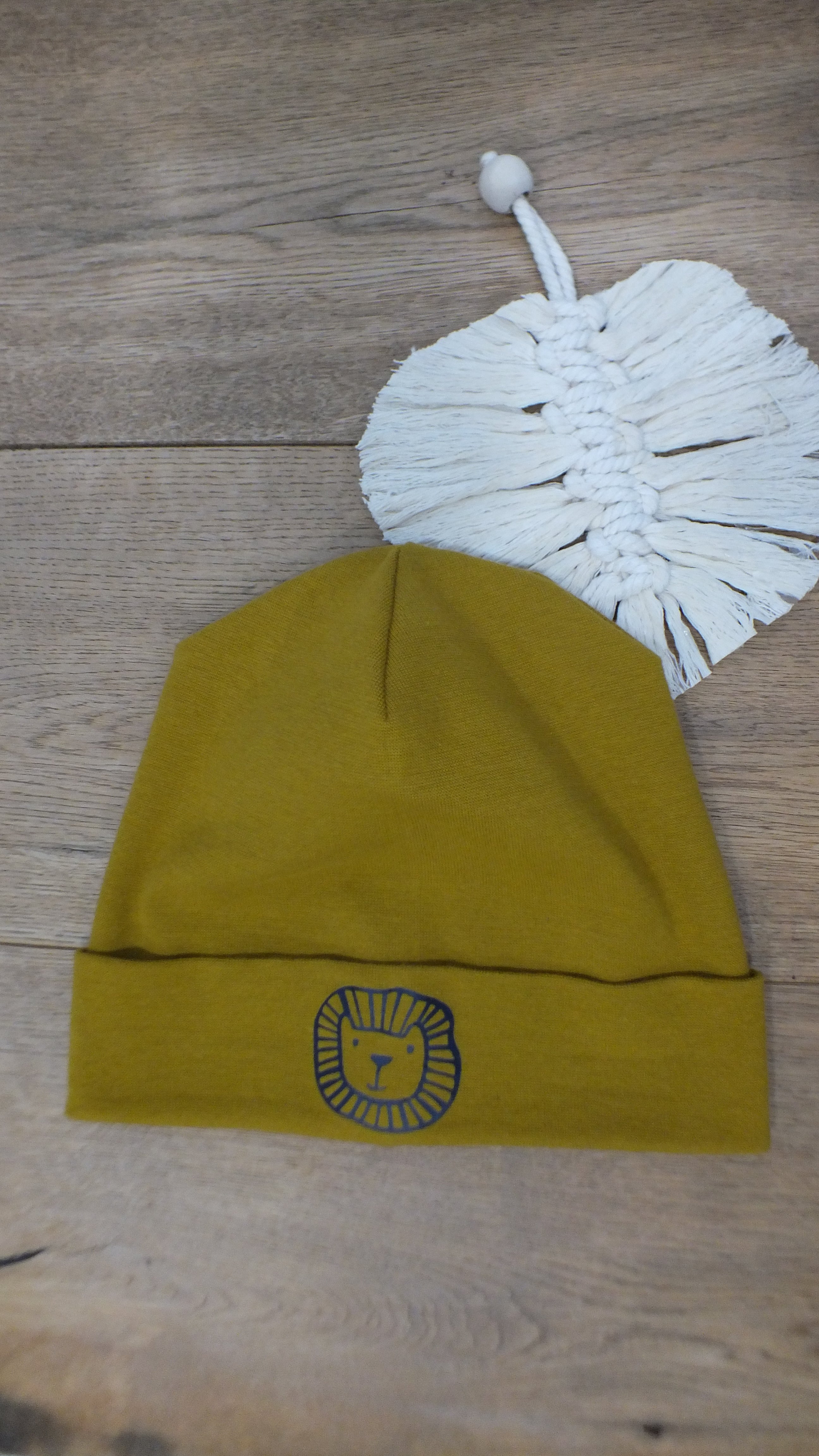 Hipster Beanie Senf Löwe dunkelblau
