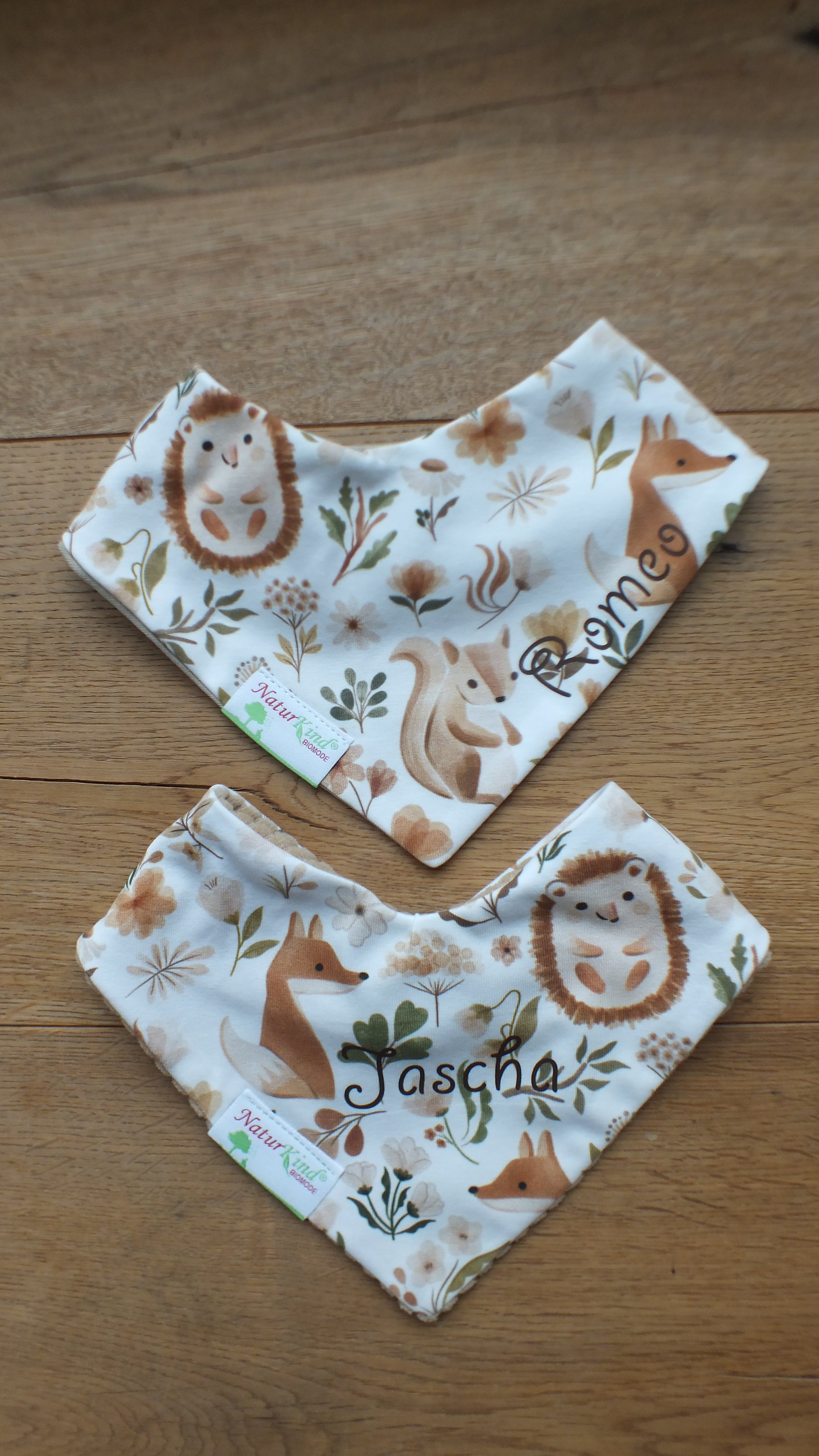 Wendehalstuch Waldfreunde beige mit Name, Name braun