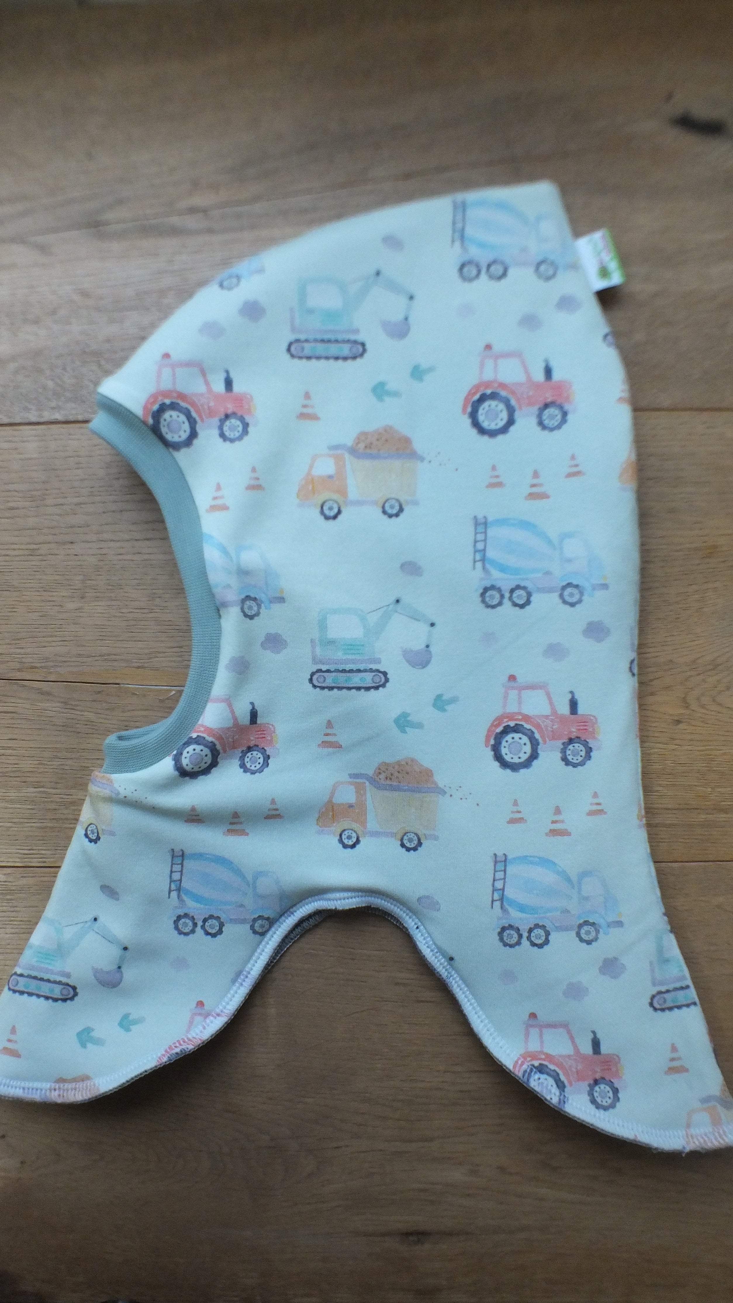 Schalmütze Baustellen Bande pastell mint