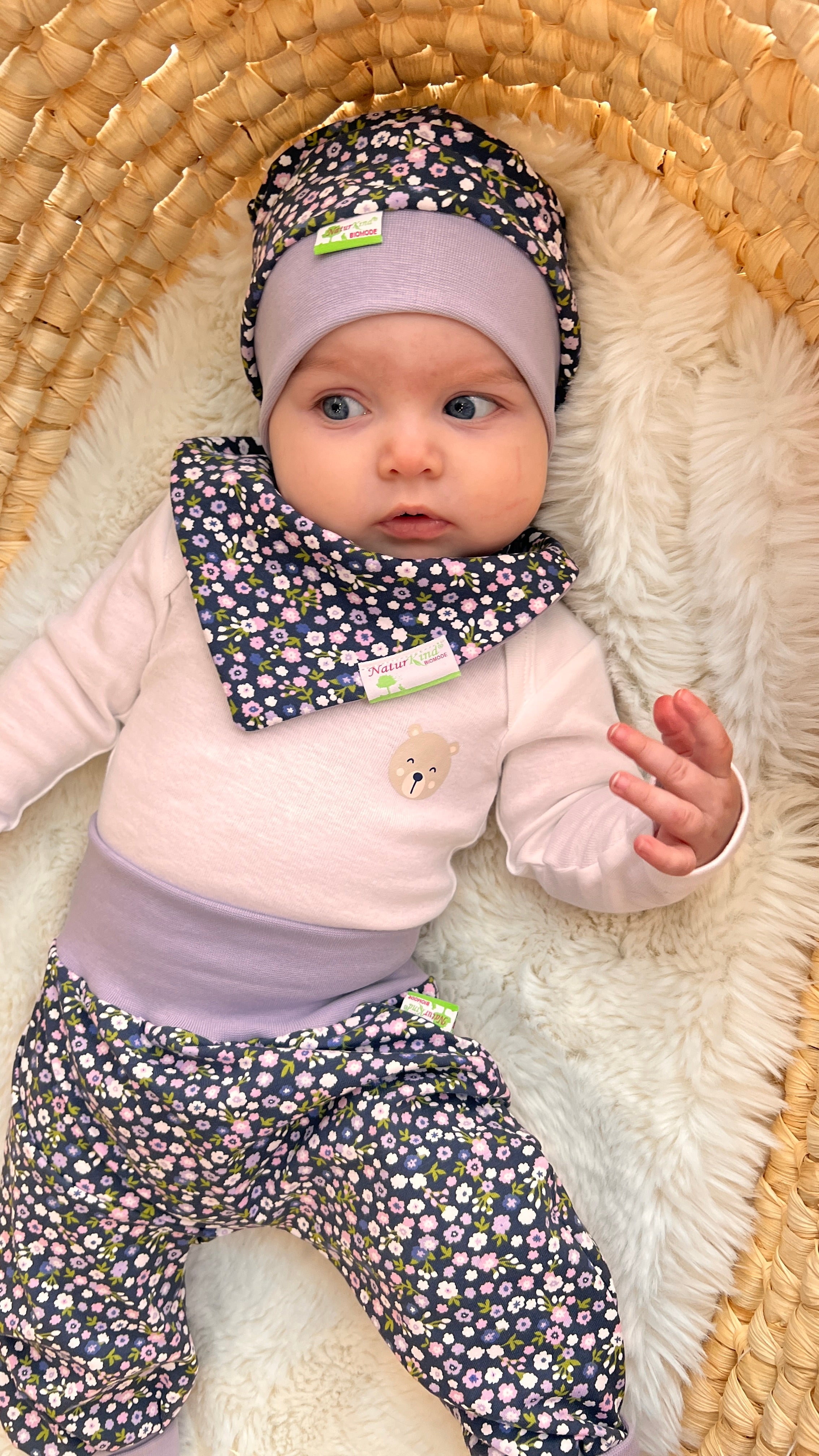 Bündchen Beanie Lila Streublumen