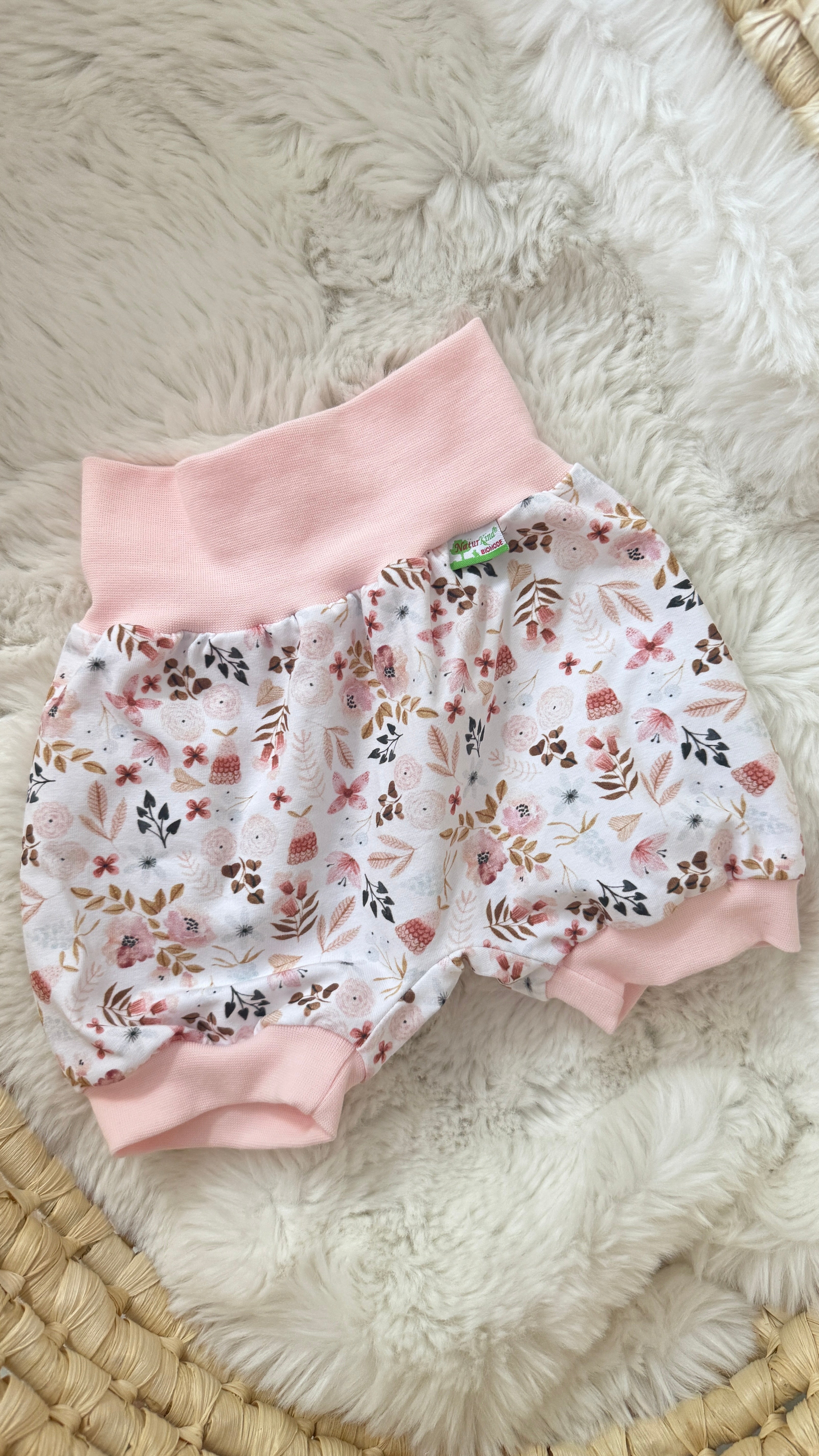 Kurze Mitwachshose Boho Flowers