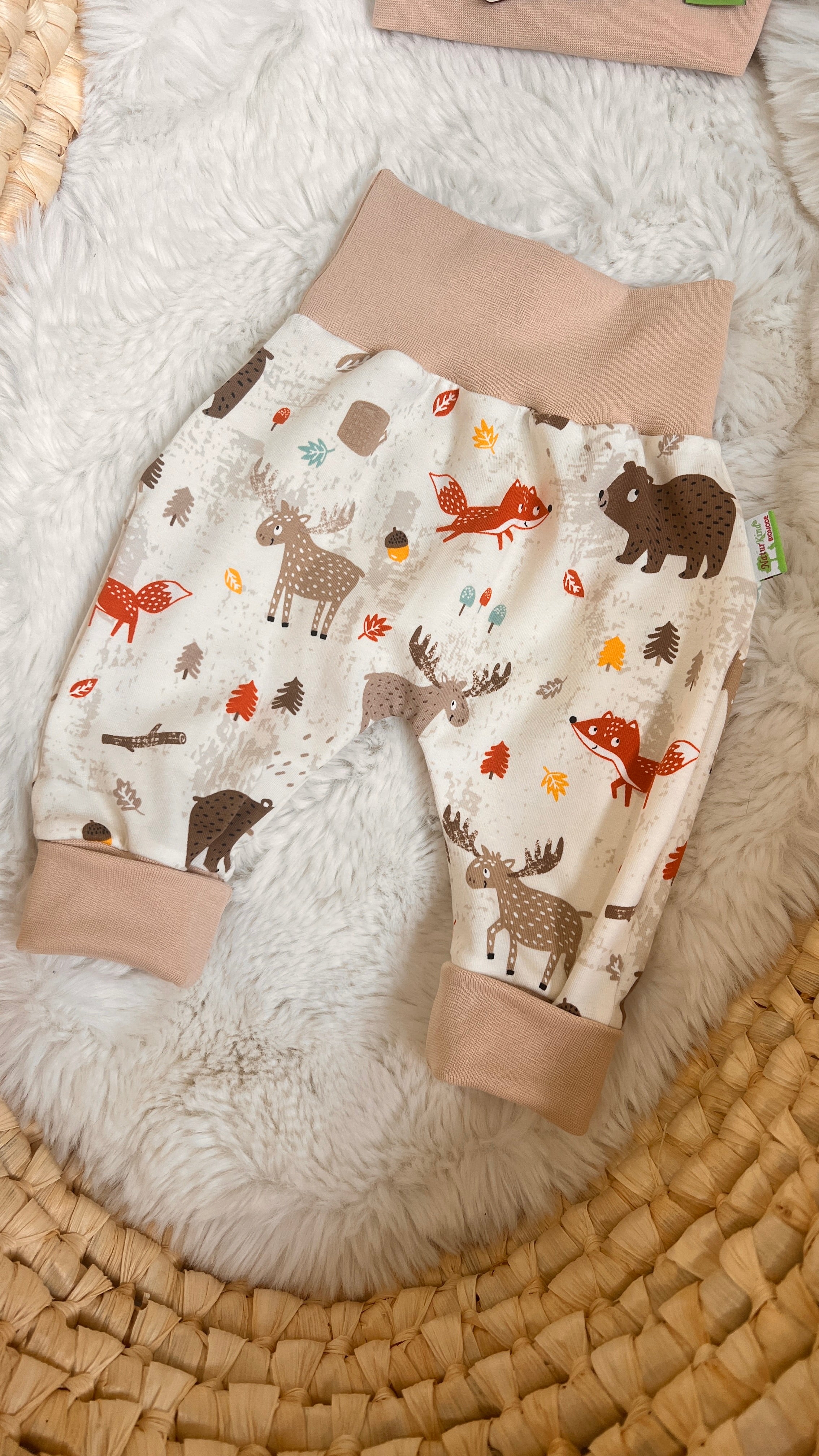 Mitwachshose Tierischer Wald beige