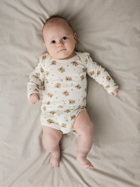 Name it Langarm Body mit Schlupausschnitt Teddybären cremebeige