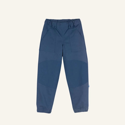 Finkid KELMI CANVAS Freizeithose mit Po- und Knieverstärkung denim