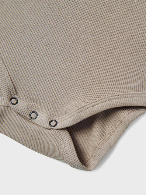 Name it kurzarm Rib Body beige