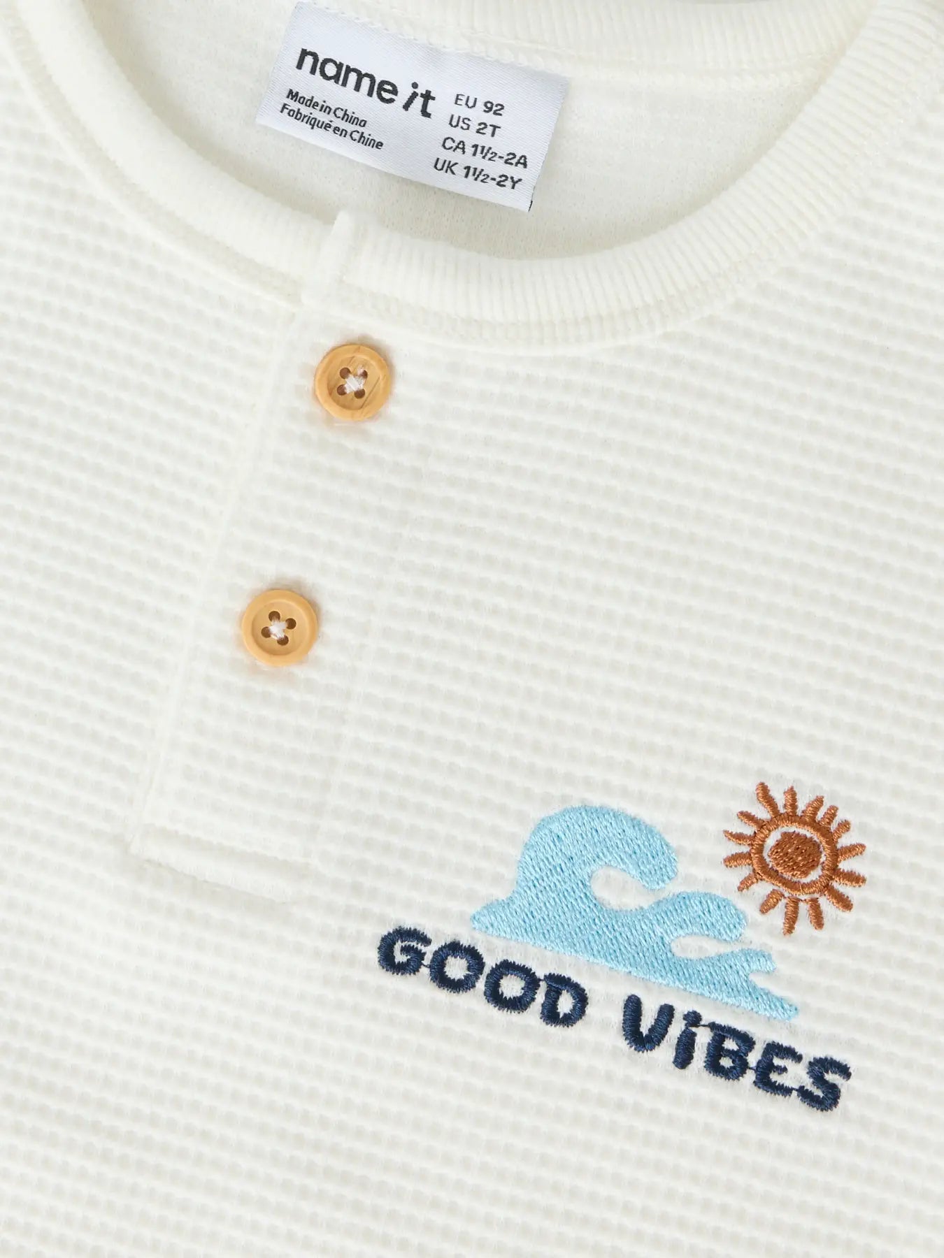 Name Waffle T-Shirt Good Vibes cloud dancer